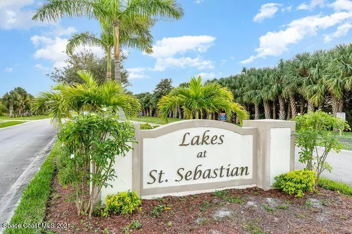 4359 Lago Vista DR, Micco, FL 32976