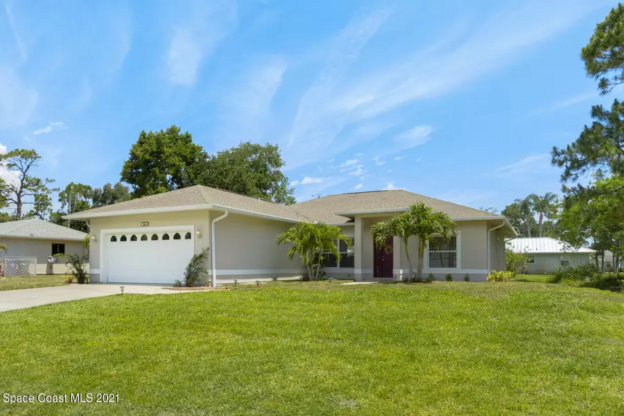 266 Delaware AVE, Sebastian, FL 32958