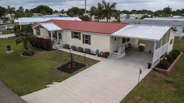 Micco, FL 32976,7697 Fox Hunter CIR