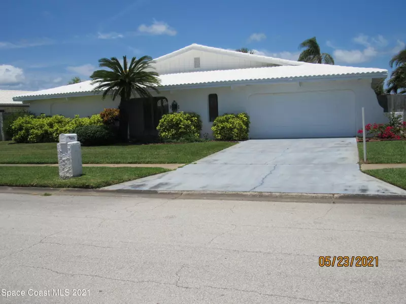 325 Kent DR, Cocoa Beach, FL 32931