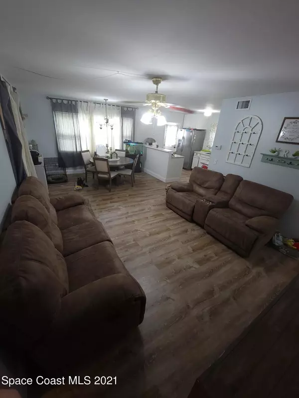 Vero Beach, FL 32962,728 5th ST SW