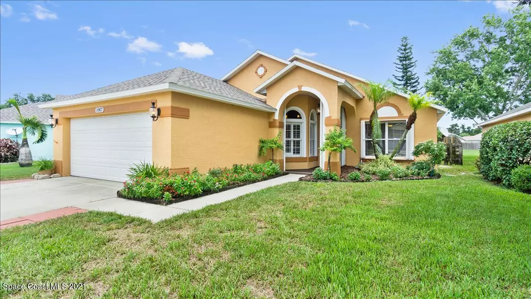 1067 Pine Creek CIR NE, Palm Bay, FL 32905