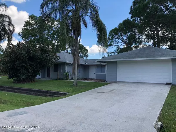 418 Entrada ST SE, Palm Bay, FL 32909