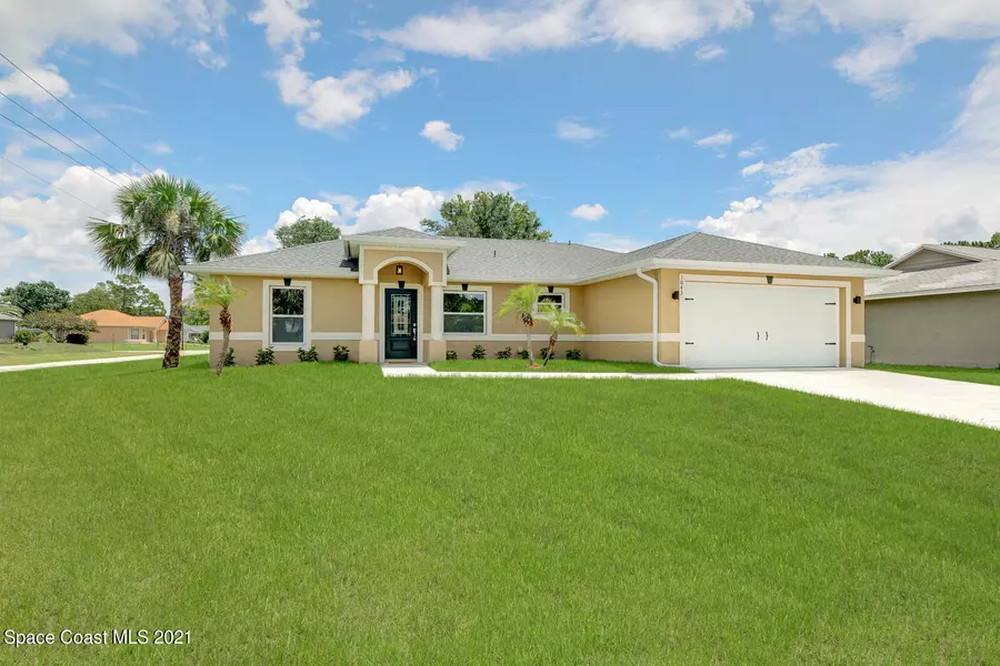 1043 Dusseldorf AVE NW, Palm Bay, FL 32907