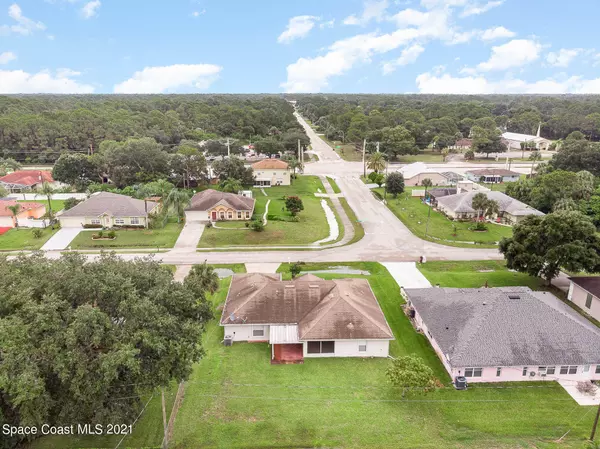 Palm Bay, FL 32909,877 Seven Gables CIR SE