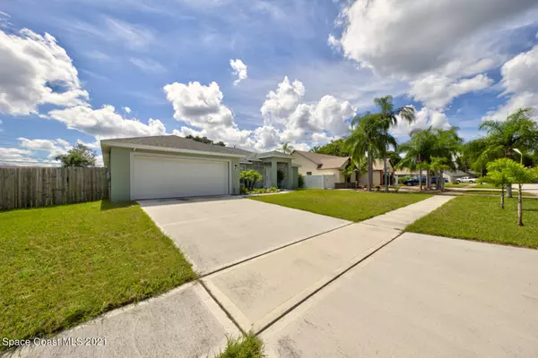 Rockledge, FL 32955,925 Yorktowne DR