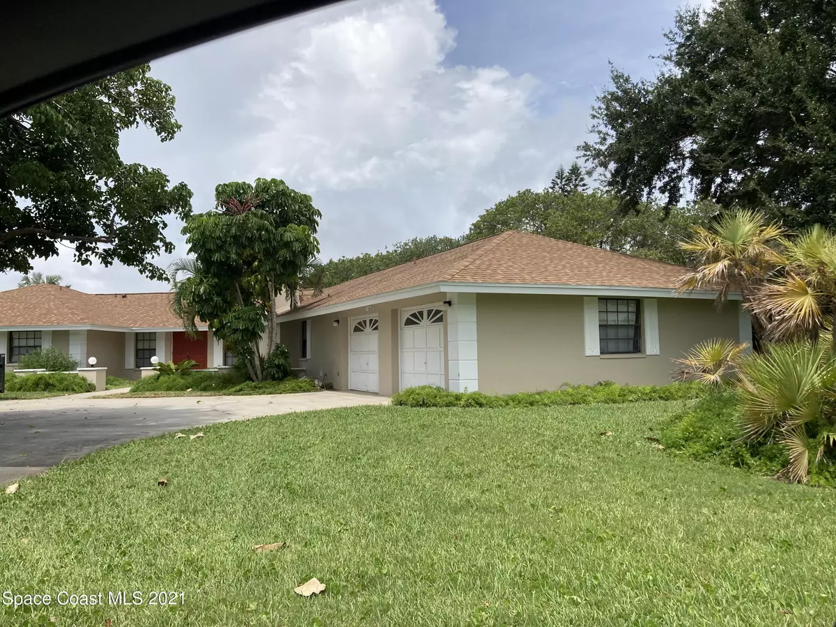 Indialantic, FL 32903,504 Roystonia Palm DR