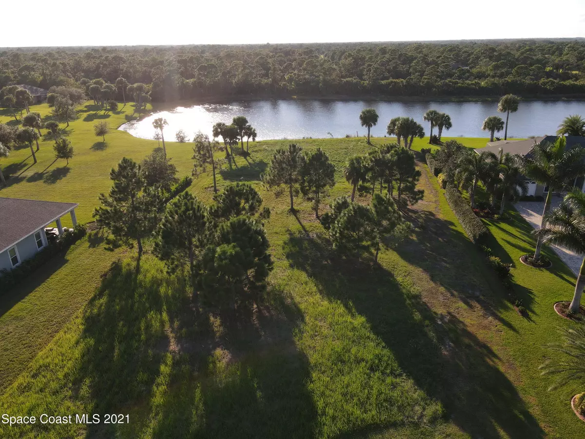 Grant Valkaria, FL 32949,5729 Cypress Creek DR