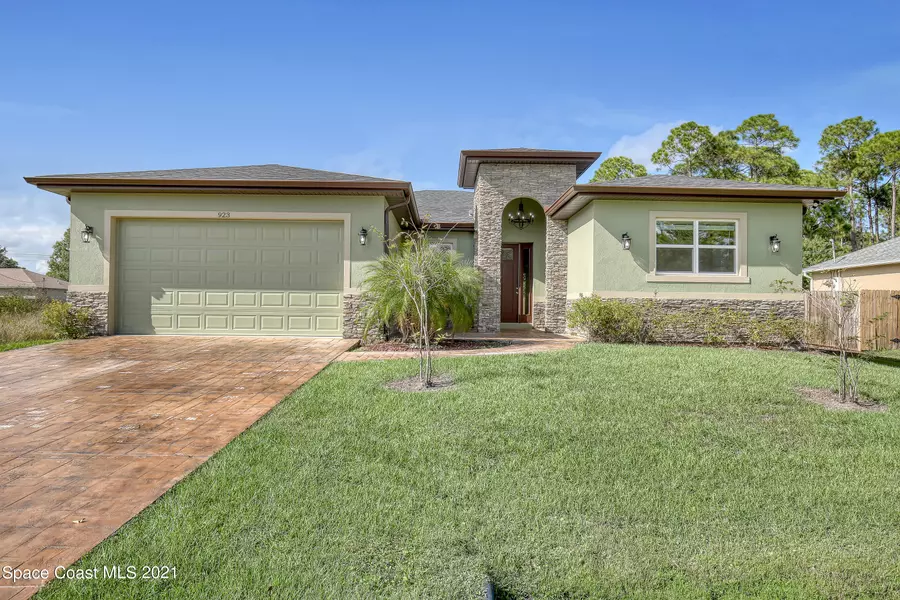 923 Quinn ST SE, Palm Bay, FL 32909