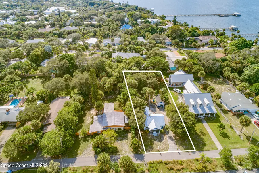 527 Sunset BLVD, Melbourne Beach, FL 32951