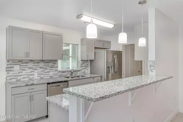 Rockledge, FL 32955,25 Knollwood DR