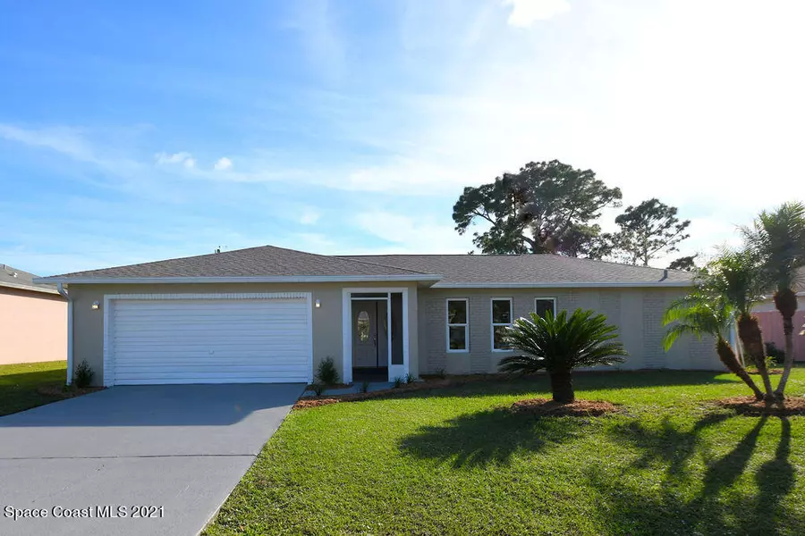 942 Eastlake ST SE, Palm Bay, FL 32909