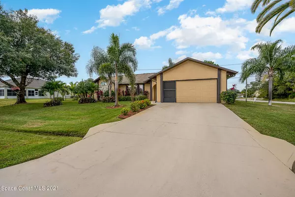 Palm Bay, FL 32909,100 Seahorse CIR SE