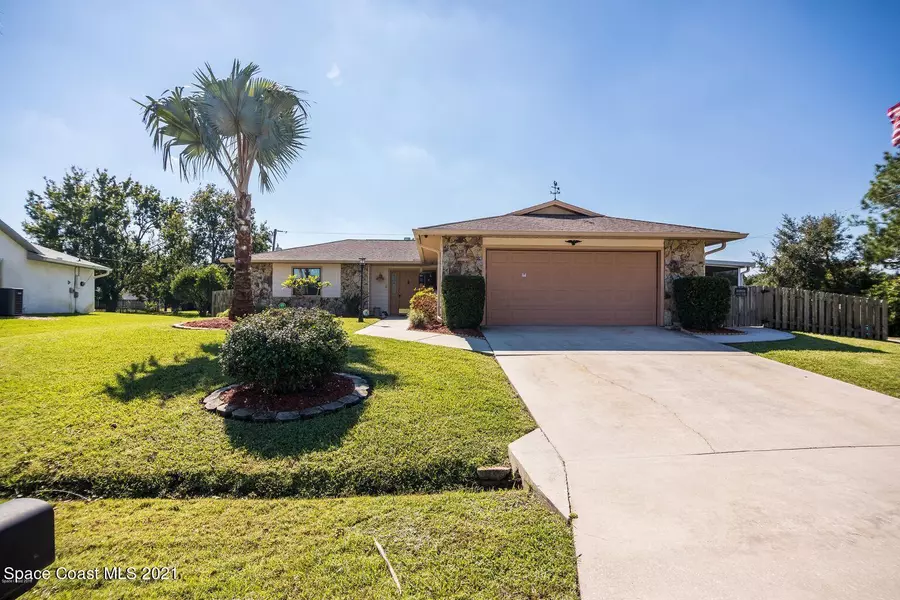 376 Trier RD NW, Palm Bay, FL 32907