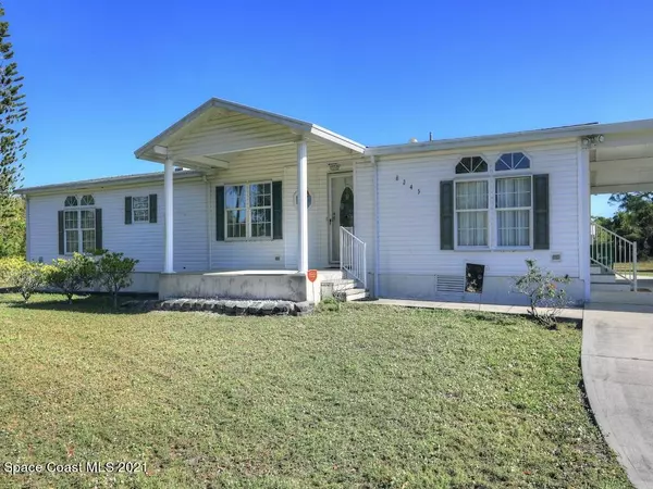 8245 Pine Ridge TRL, Sebastian, FL 32976