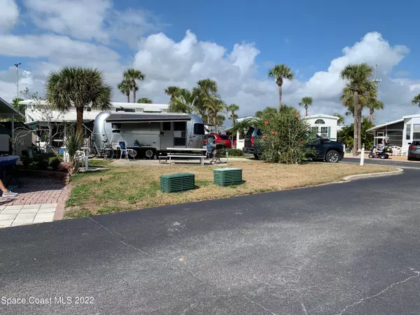 Melbourne Beach, FL 32951,393 Carousel LN