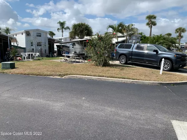 Melbourne Beach, FL 32951,393 Carousel LN