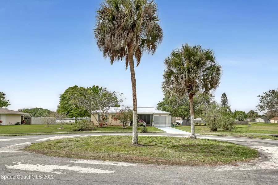 1038 Hooper AVE NE, Palm Bay, FL 32905