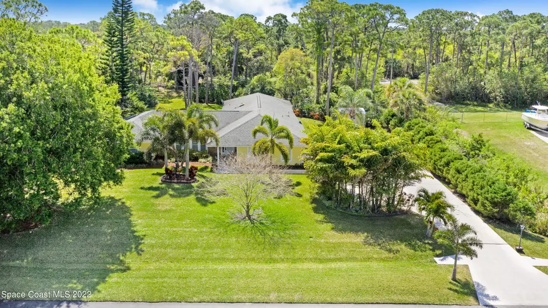 4500 Hunters Run CIR, Grant Valkaria, FL 32949