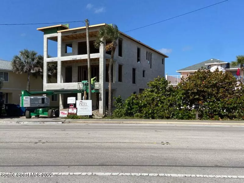 704 S Atlantic AVE, New Smyrna Beach, FL 32169