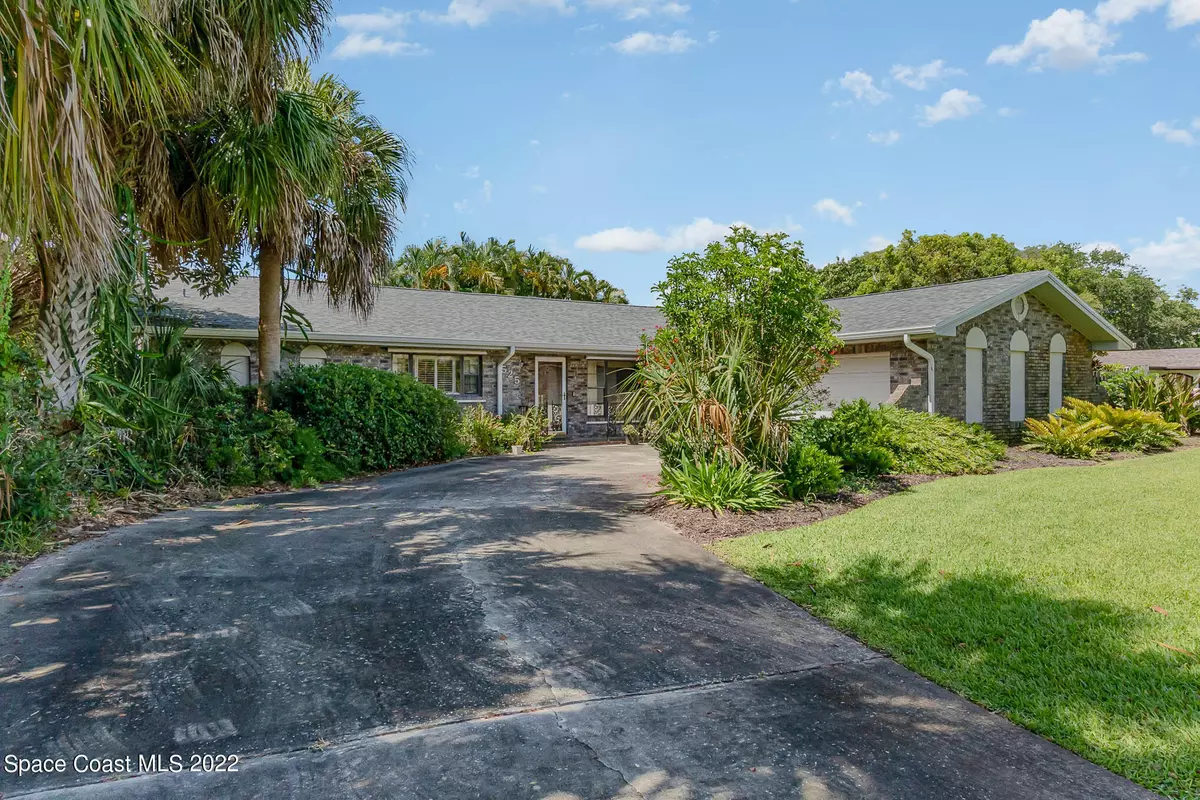 Merritt Island, FL 32952,525 Footman LN