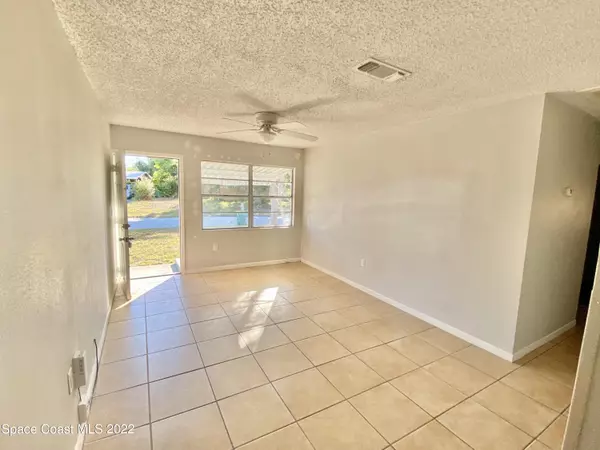 Melbourne, FL 32935,2085 Robinhood DR