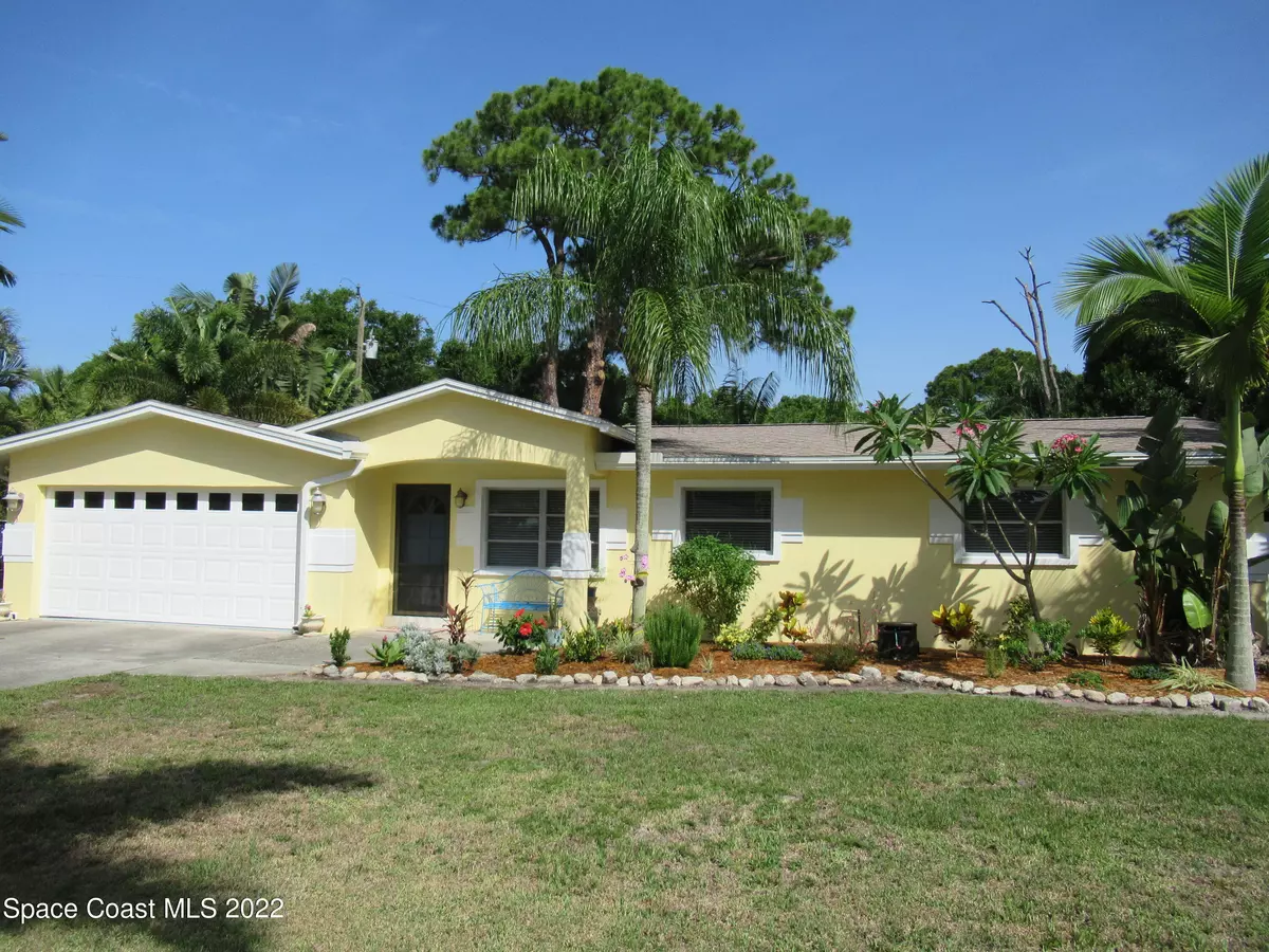 Merritt Island, FL 32952,320 Brentwood CT