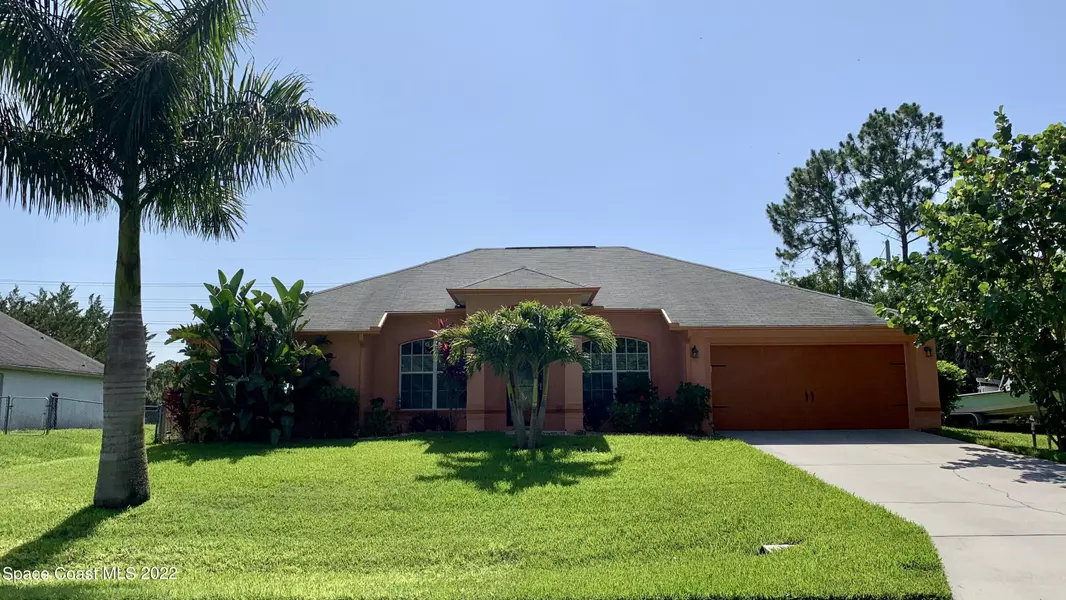 490 Hobart AVE NW, Palm Bay, FL 32907