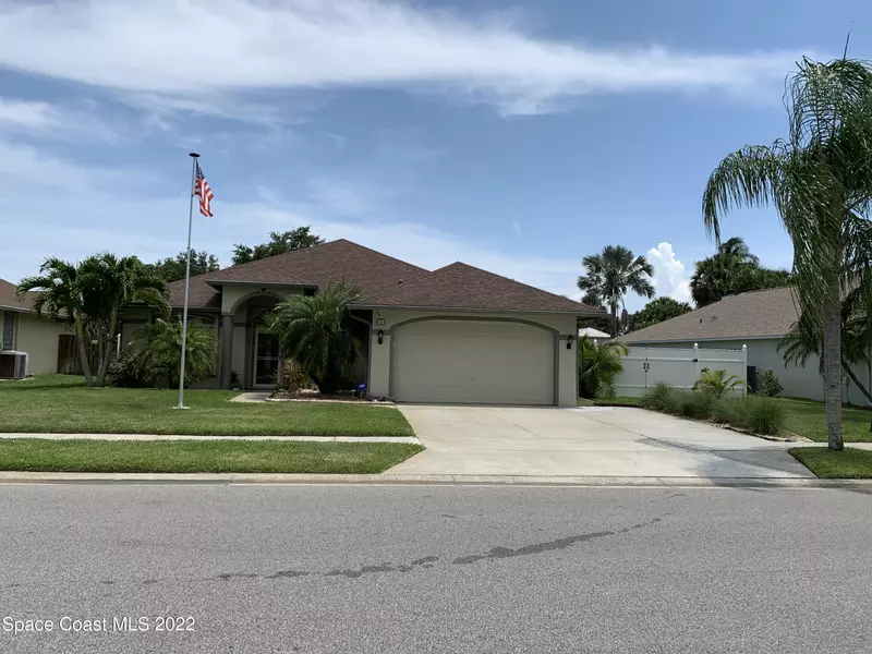 541 Sunset Lakes DR, Merritt Island, FL 32953