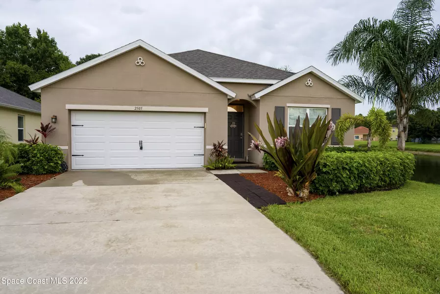 2505 Falcon LN, Mims, FL 32754