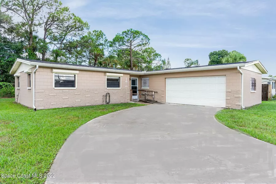 1021 Coronado DR, Rockledge, FL 32955