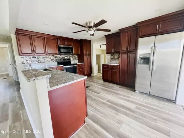 Barefoot Bay, FL 32976,1109 Wren CIR