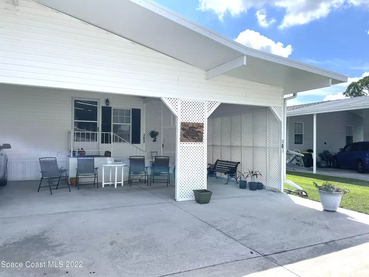 Cocoa, FL 32926,303 Buttonwood CT