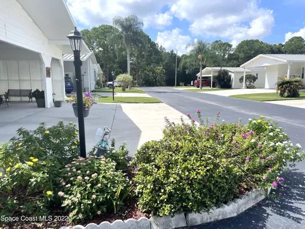 Cocoa, FL 32926,303 Buttonwood CT