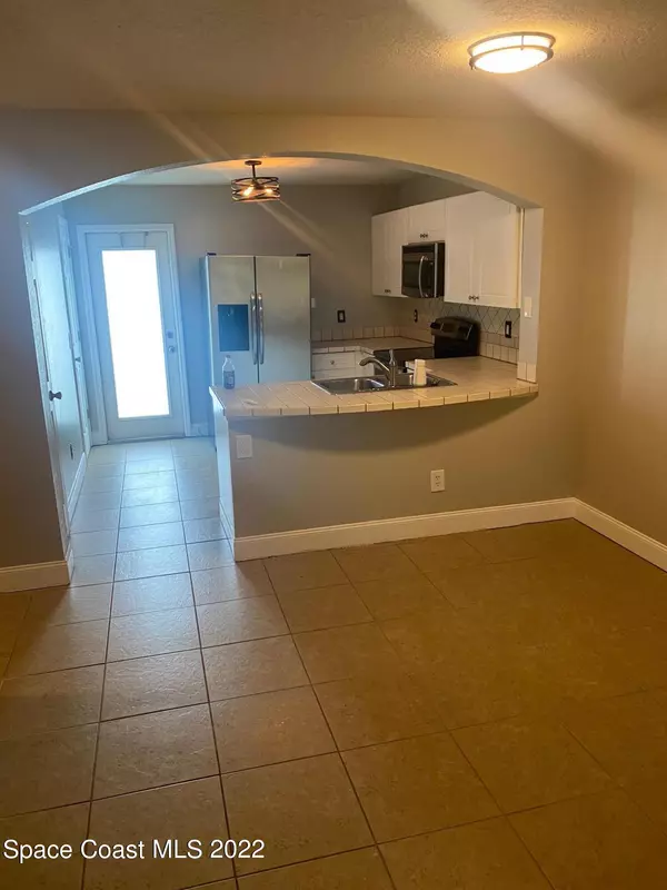 Melbourne, FL 32901,810 Luminary CIR #103