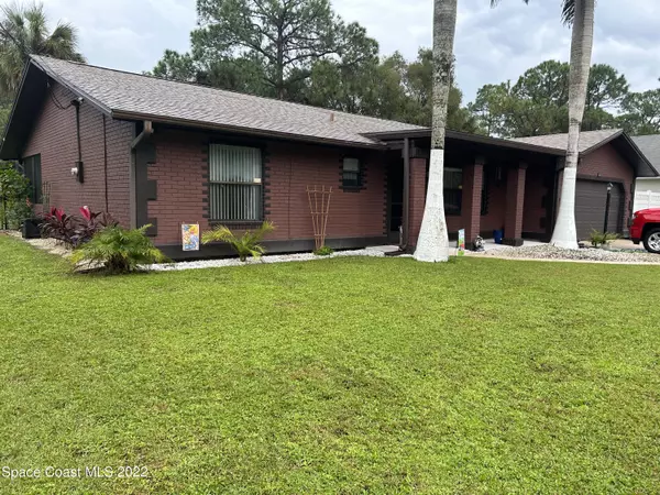 141 Greenbrier AVE NW, Palm Bay, FL 32907