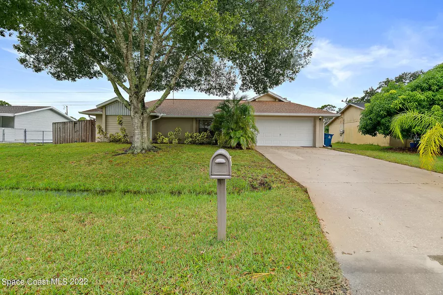 1038 Camden AVE NW, Palm Bay, FL 32907