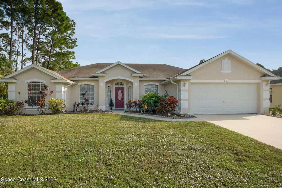 924 Turquoise ST SE, Palm Bay, FL 32909