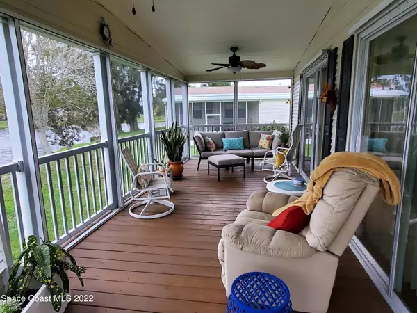 Sebastian, FL 32976,1061 Barefoot CIR NW