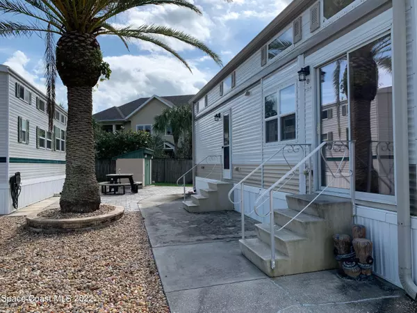 Melbourne Beach, FL 32951,217 Pier LN #504