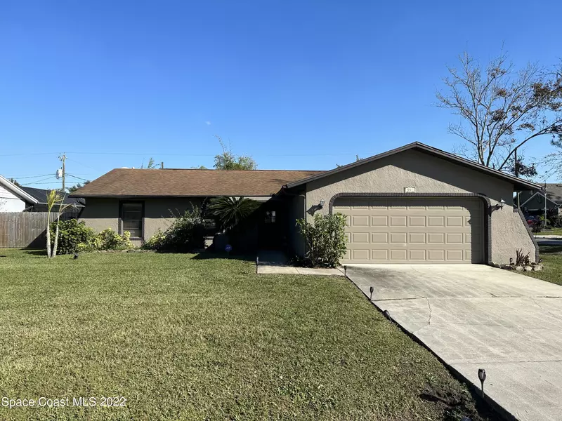 551 Charlotta AVE SE, Palm Bay, FL 32909