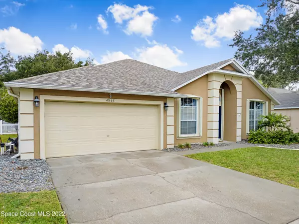 4945 Rosewood LN, Melbourne, FL 32940