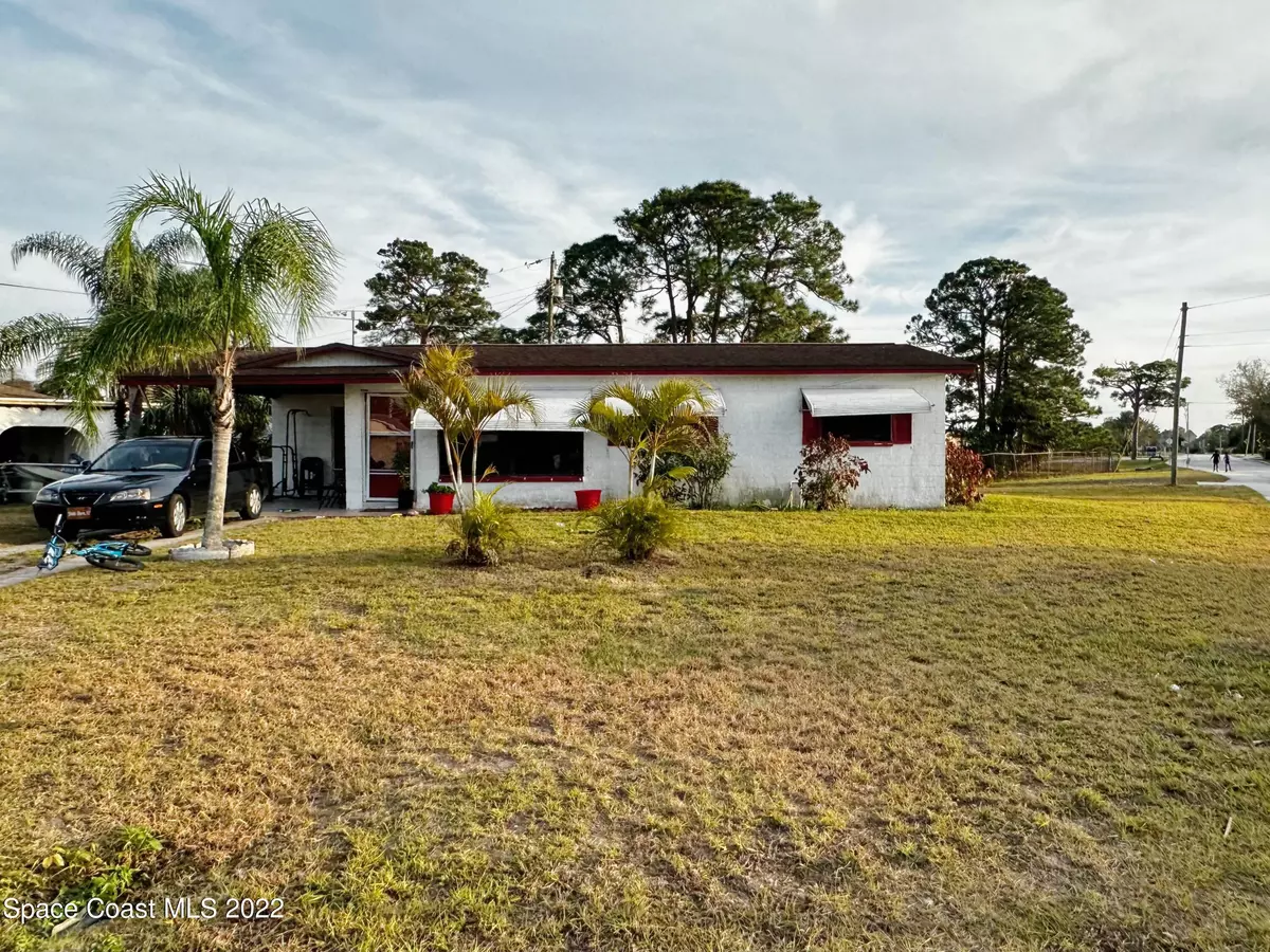 Merritt Island, FL 32953,395 Schoolhouse LN