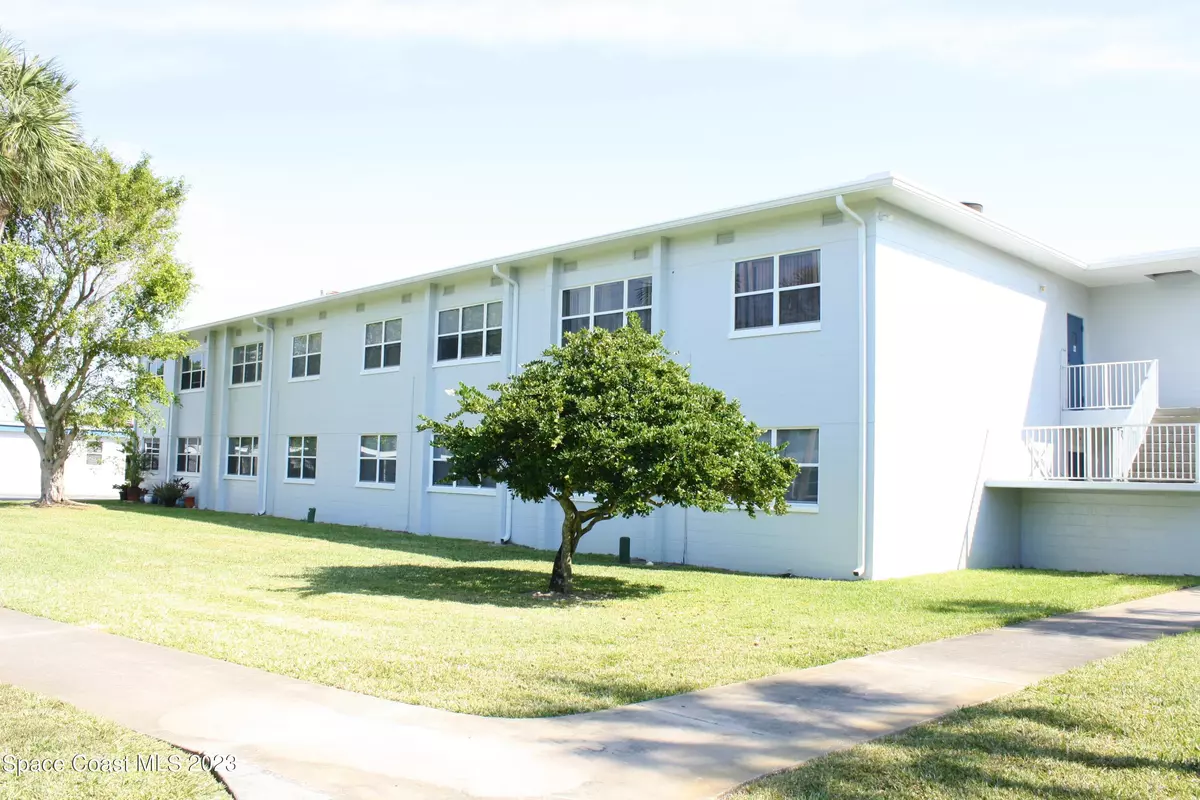 Merritt Island, FL 32952,225 Buccaneer AVE #101