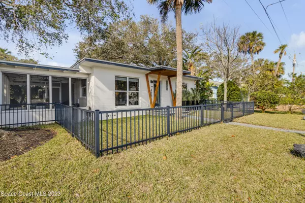 New Smyrna Beach, FL 32169,306 S Pine ST