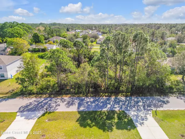 1082 Windmill ST SE, Palm Bay, FL 32909