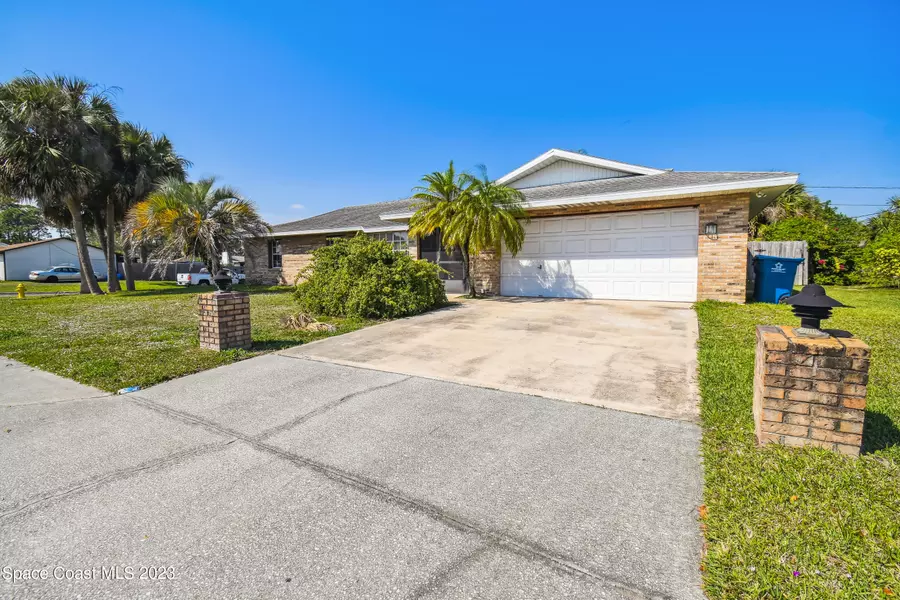 377 Emerson DR NW, Palm Bay, FL 32907