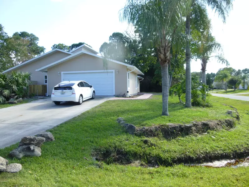 1399 Tilberg AVE NW, Palm Bay, FL 32907