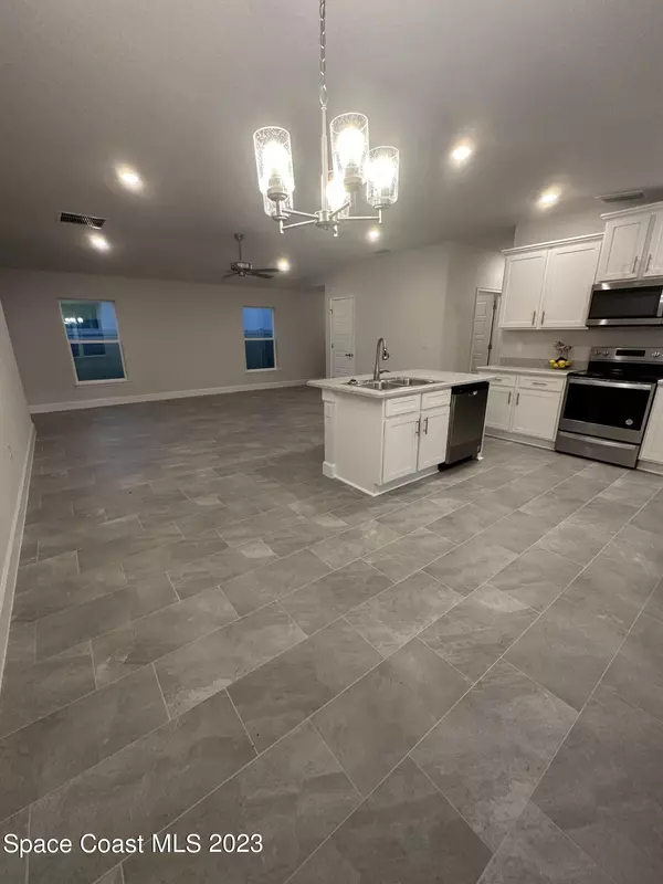 Palm Bay, FL 32909,1064 Canfield CIR SE