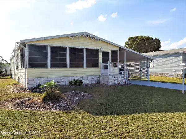 7632 Montauk AVE #T13, Micco, FL 32976